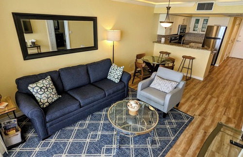 Marco Island Condo | Gorgeous Penthouse! Oceanfront! Top floor best views!