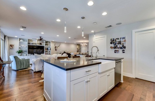 Allandale House | GORGEOUS/PERFECT VACATION HOME IN A PEACEFUL RESIDENTIAL AREA.