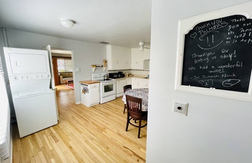 Silver Hill House | Gorgeous, private, comfy, clean & close to EDO