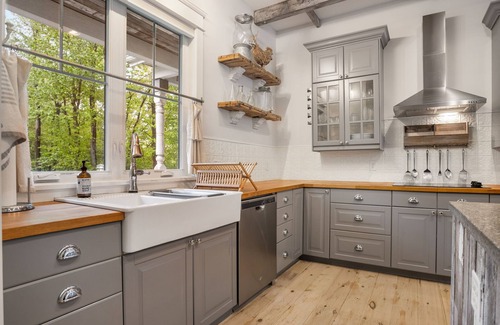 Saugatuck House | Gorgeous private farmhouse! Heated pool, hot tub & barn in winter. Sleeps 25