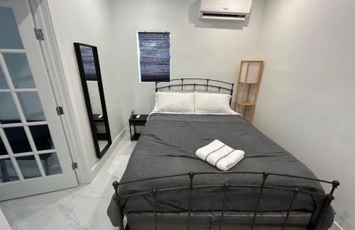 West Little Havana House | Gorgeous Private Room, near the Airport - Free parking - 02