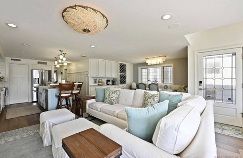 San Diego House | Gorgeous property located just steps from the beach