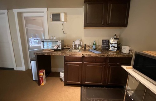 Coupeville Apartment | Gorgeous Property with private entry and backyard & pets welcome!
