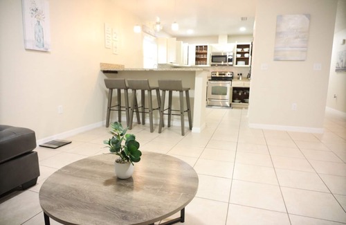 Lakeland House | Gorgeous Queen Master Suite with Private Lavatory
