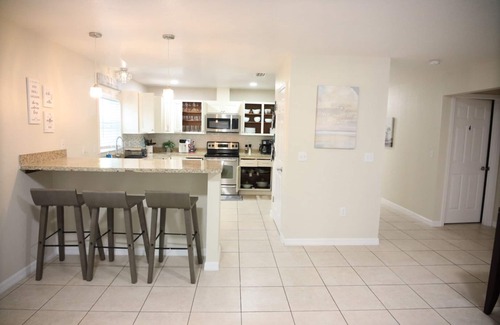Lakeland House | Gorgeous Queen Master Suite with Private Lavatory