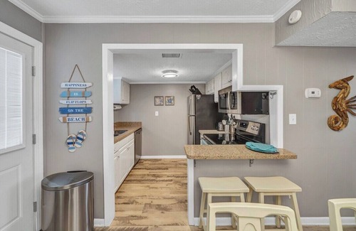 Silver Sands Beach House | Gorgeous Quiet Townhome w/Pool Near Sandy Beach