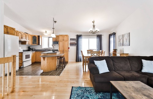 Mille-Isles House | GORGEOUS Quiet Cottage ~ Pool - Nature ~ Family