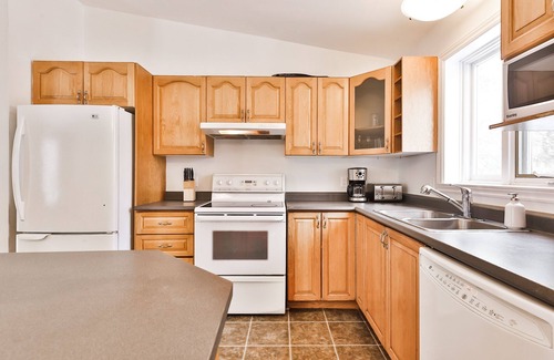 Mille-Isles House | GORGEOUS Quiet Cottage ~ Pool - Nature ~ Family