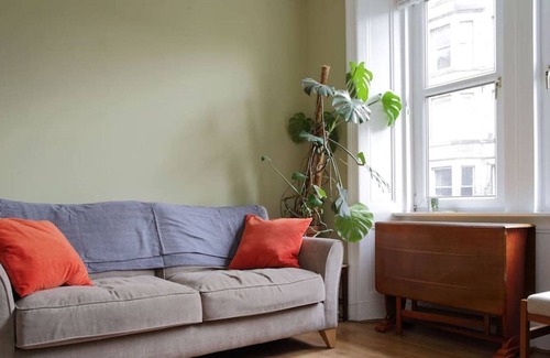 Merchiston House | Gorgeous Quiet Garden Apartment - close to centre - Sleeps 4