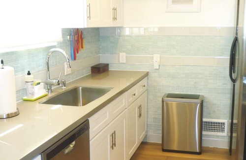 Lantern District House | Gorgeous Refresh & Mins to Beach- A/C, W/D, Wifi, BBQ, FP, Smart TV's & Parking!