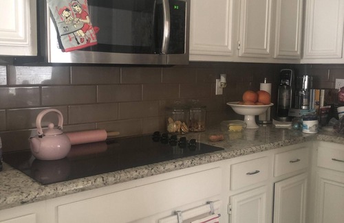 Clear Lake House | Gorgeous, Relaxing & FUN Entire House near Beach, Lake, and Kemah Waterfront