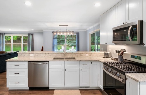 Harbor Springs House | Gorgeous remodeled home in Harbor Springs with Hot tub