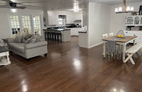 Canton Other | Gorgeous remodeled farmhouse 8 miles from Canton market.