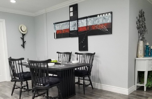 Stockton House | GORGEOUS REMODELED HOUSE - 4 BED/ 3 BTH