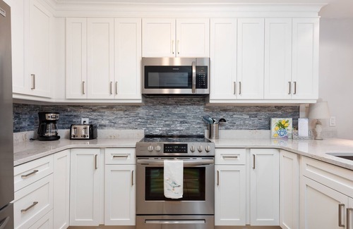 Seabrook Island House | Gorgeous, Renovated 3 BR, 3 BA Villa! Bike to the beach! Amenity Cards!