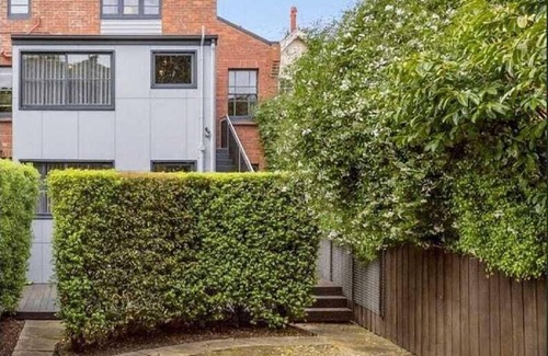 Sandy Bay House | Gorgeous renovated duplex in central location. Walk to Salamanca, city & beach.