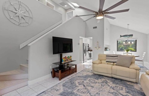 The Dunes House | Gorgeous Residence in the Esteemed Sanibel Dunes Community