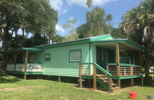 Micco Cottage | Gorgeous Riverfront Fishing Cottage in Sebastian, FL - Ask about 2025 nSpecials
