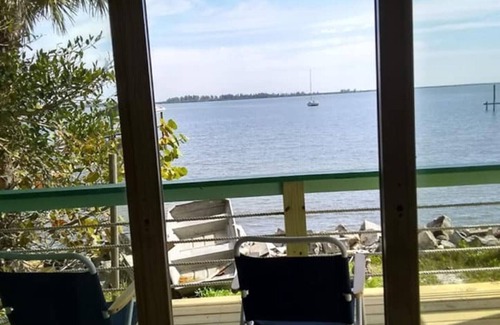 Micco Cottage | Gorgeous Riverfront Fishing Cottage in Sebastian, FL - Ask about 2025 nSpecials