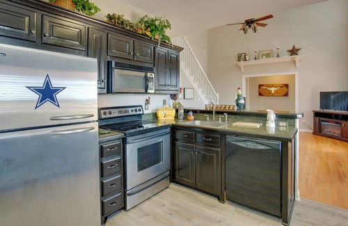 Royse City House | Gorgeous Royse City Retreat w/ Front Porch & Pond!