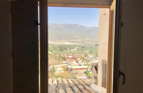 Moratalla House | Gorgeous rural home next to the castle/Preciosa casa rústica junto al Castillo