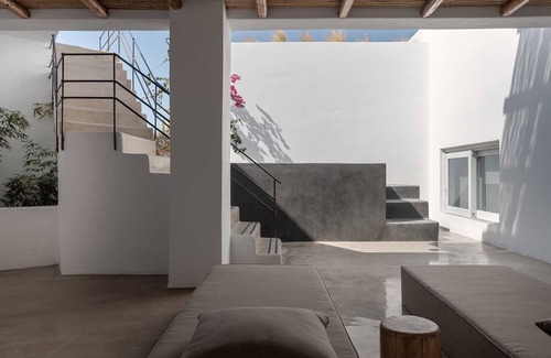 Oia Villa | Gorgeous Santorini Villa | Villa Eleganza | 3 Bedroom | Brilliant Sea Views