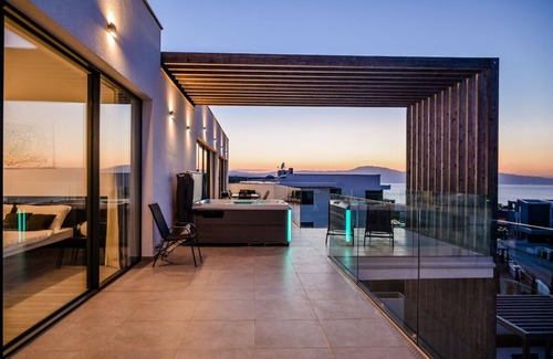 Zidarici Apartment | Gorgeous sea view luxury apartment with private jacuzzi