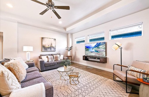 Meridian House | Gorgeous & Secluded 3BD 2BA Getaway by The Village at Meridian