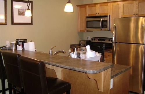 Golden House | Gorgeous Slopeside Condo for Winter and Summer Fun