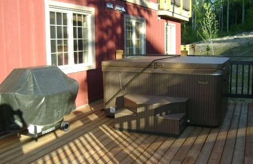 Golden House | Gorgeous Slopeside Condo for Winter and Summer Fun