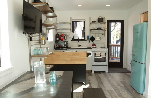 Minturn House | Gorgeous small apartment with everything you need!