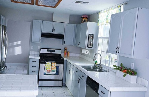 North Las Vegas House | Gorgeous spacious home to come get cozy for the holidays