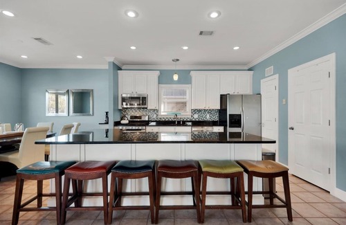 Clipper Cove House | Gorgeous & Spacious 4 Bdrm, Sleeps 14, Close To Beach & Pool!