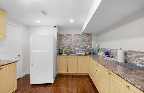 Durham Region House | Gorgeous,spacious and bright 3 bedroom Walkout Basement!