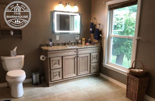 Grandville House | Gorgeous & Spacious #Barnhouse for the Whole Fam!