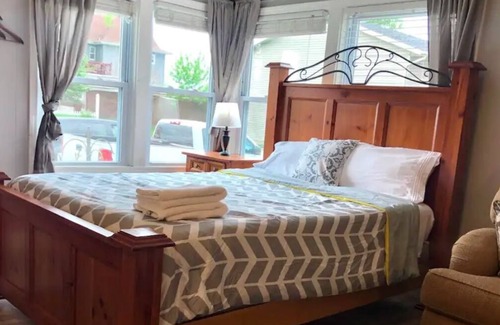 Grandville House | Gorgeous & Spacious #Barnhouse for the Whole Fam!