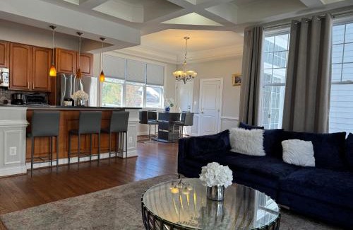 Baileys Crossroads House | Gorgeous Spacious Home 5BR 9Beds with Private Parking
