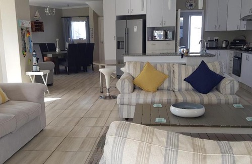 Saint Francis Bay House | Gorgeous St Francis Canal House