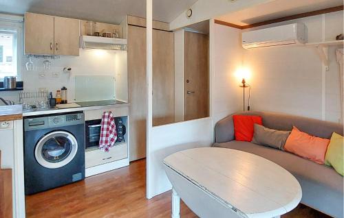 Saint-Paul-les-Dax Other | Gorgeous Stacaravan In Saint-Paul-Lès-Dax