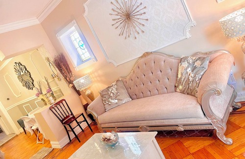 East Flatbush House | Gorgeous, Stylish, Spacious Duplex with Regal Vibes NO CLEANING FEE