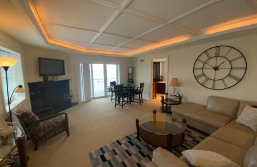 Traverse City House | Gorgeous Suite on East Grand Traverse Bay