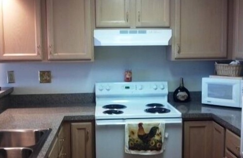 Port Clinton Condo | Gorgeous sunsets and lake views