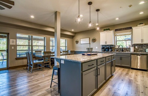 Table Rock House | Gorgeous Table Rock Lake View! Hot Tub, Pool!