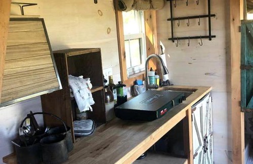 Grandview House | Gorgeous Tennessee Tiny House Perfect for a Glamping Getaway in Grandview