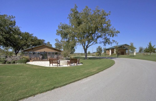 Granbury House | Gorgeous Texas Ranch Get Away