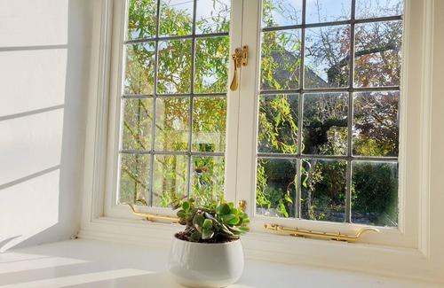 Thornton Dale House | Gorgeous Thornton-le-Dale 2 Bedroom Cottage & Garden, Cosy Family Friendly, WIFI