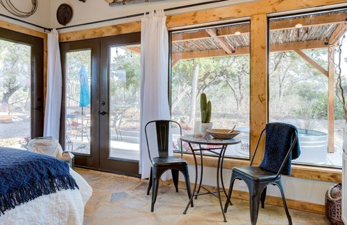 Hondo Cabin | Gorgeous Tiny House Retreat With Hot Tub
