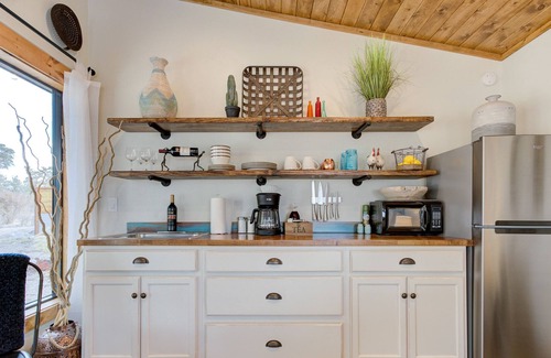 Hondo Cabin | Gorgeous Tiny House Retreat With Hot Tub