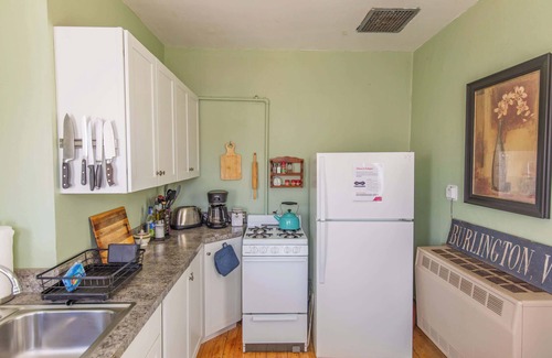 Old North End Apartment | Gorgeous Top Floor Apt w/Lake View near Downtown!