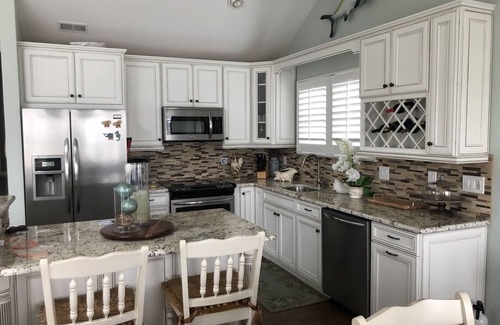 Gold Coast Condo | Gorgeous top floor condo on a corner lot, perfect beach vacation!